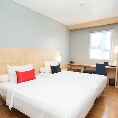 Ibis Jakarta Senen Exteriör bild