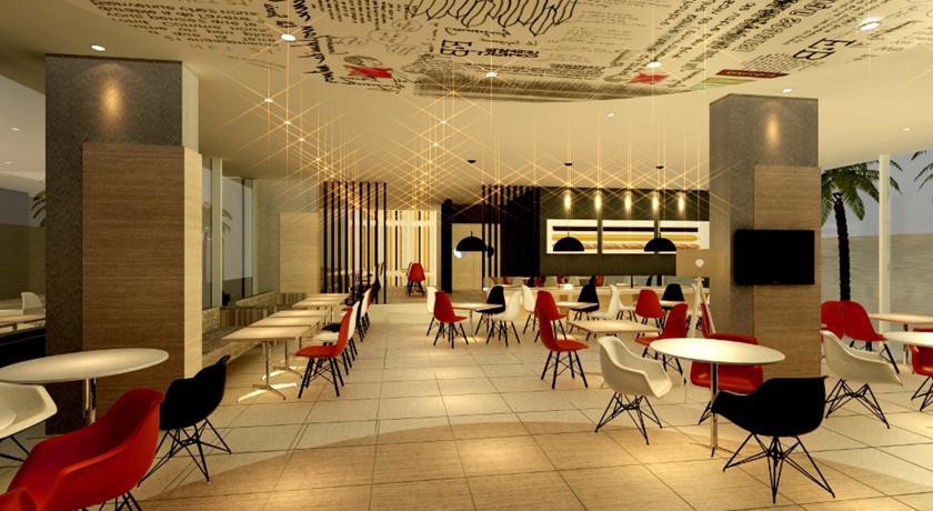 Ibis Jakarta Senen Exteriör bild