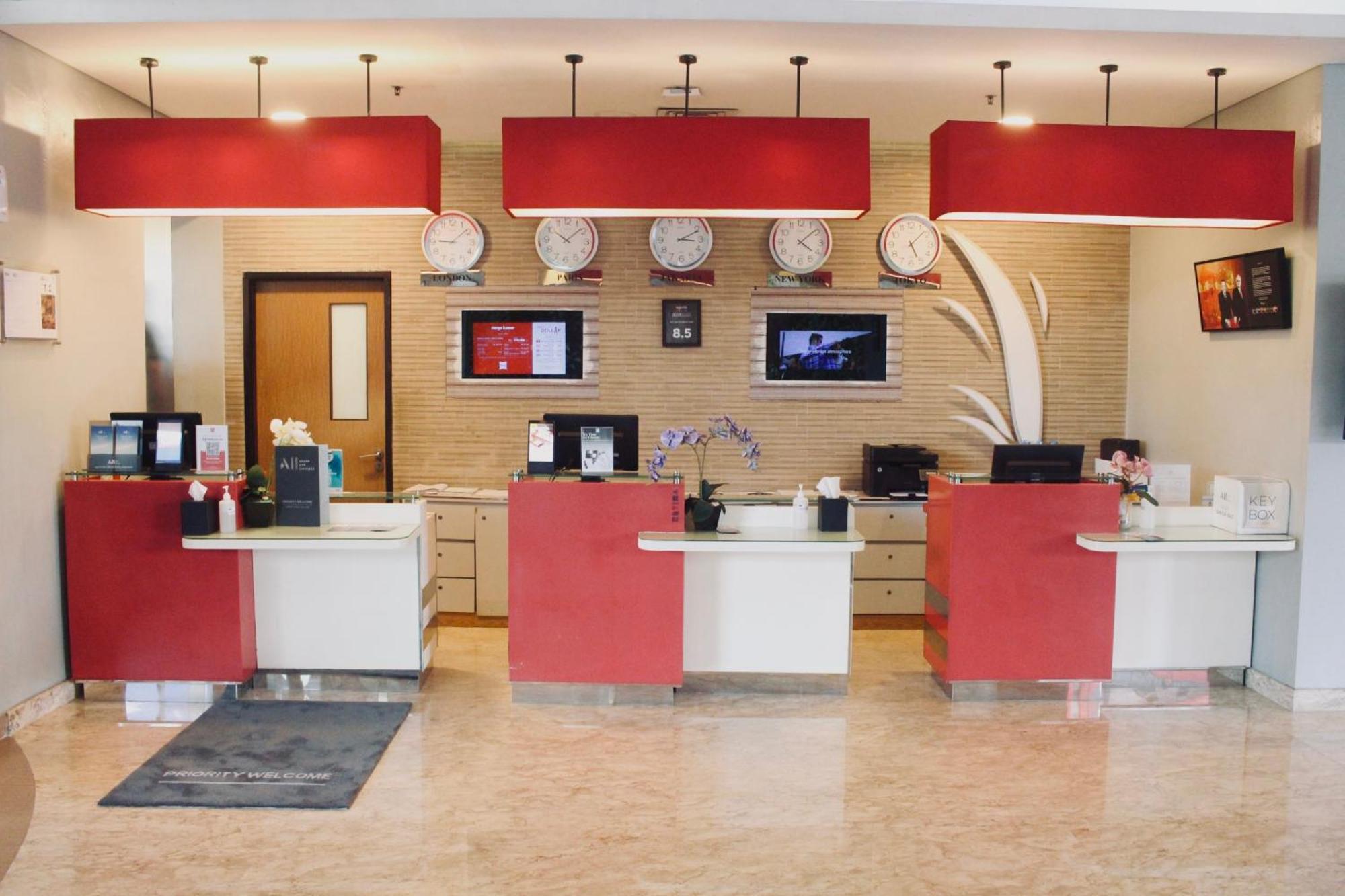 Ibis Jakarta Senen Exteriör bild