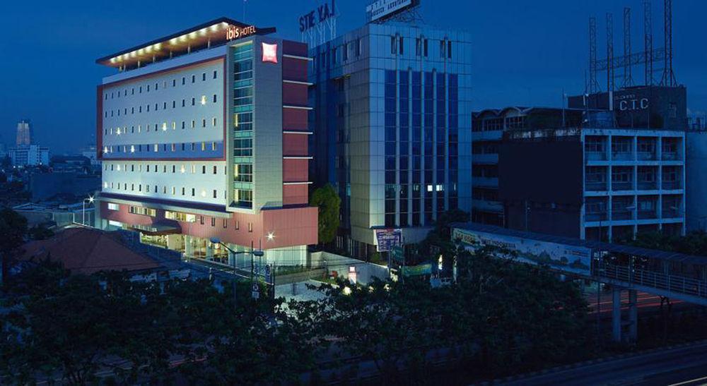 Ibis Jakarta Senen Exteriör bild